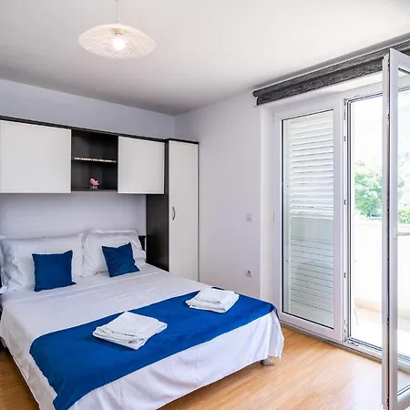 Apartman Nice Apartment In Dubrovnik With Wifi And 2 Bedrooms *