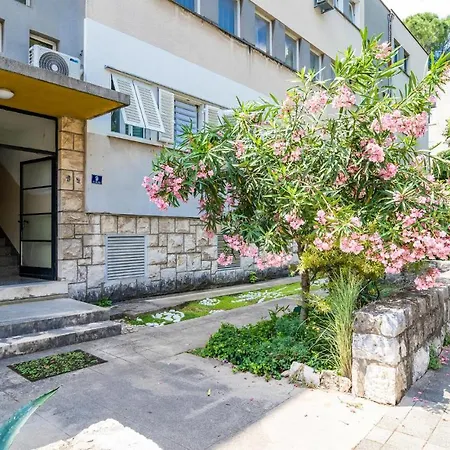 Nice Apartment In Dubrovnik With Wifi And 2 Bedrooms Appartement